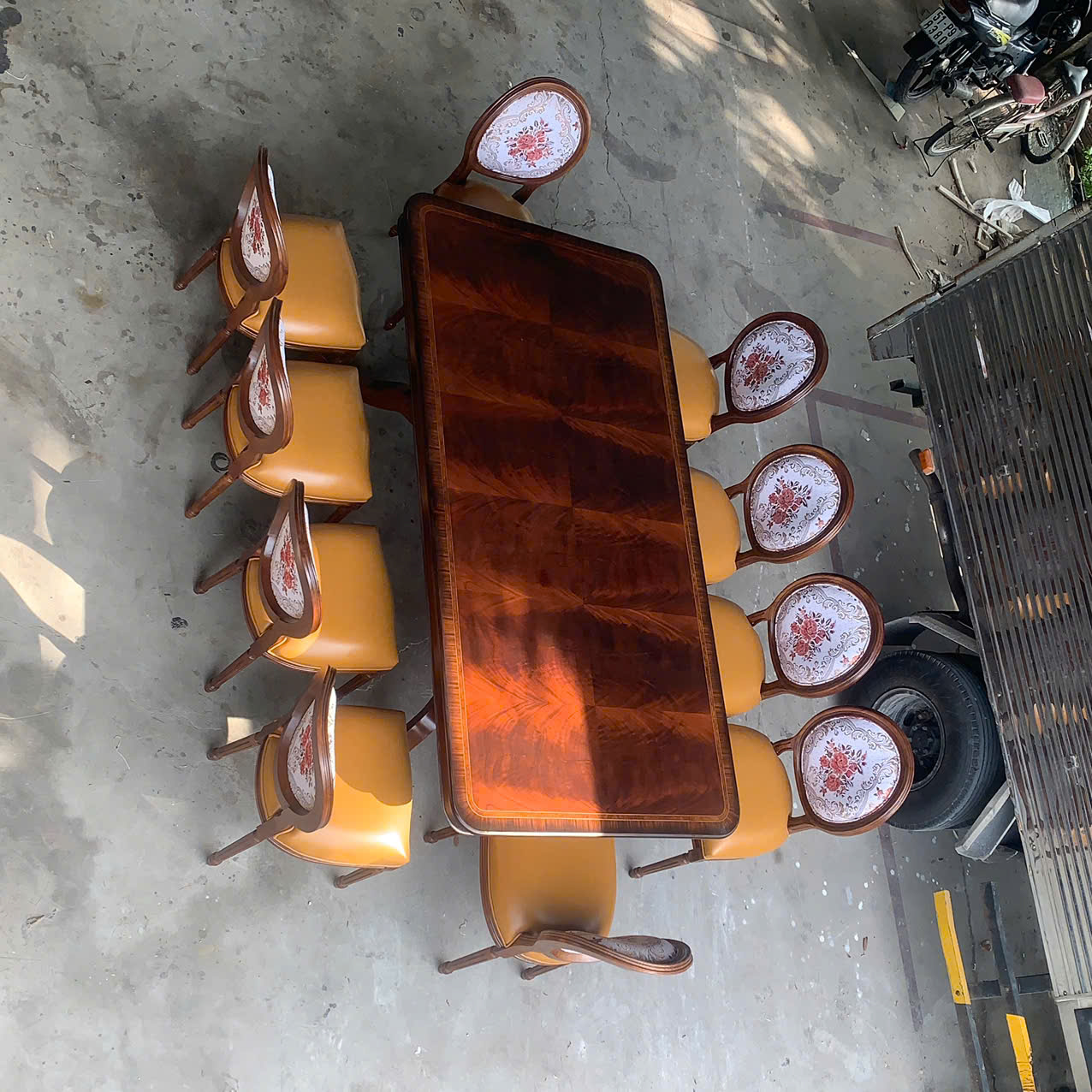 BỘ BÀN ĂN CỔ ĐIỂN PHONG CÁCH CHÂU ÂU